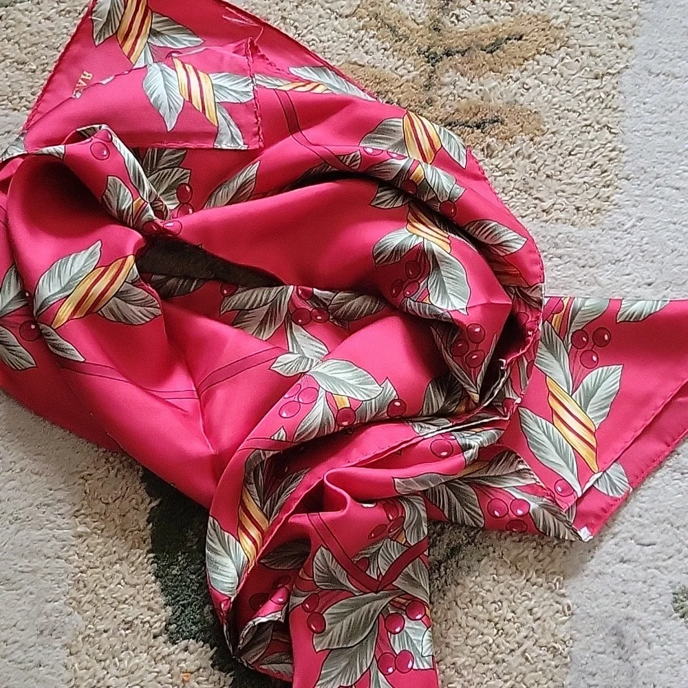 Vintage Oscar De La Renta Silk Square Scarf Red Cherry Holly Berry Print 34 X 35